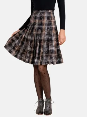 Praia Pleated Skirt in Black Plaid